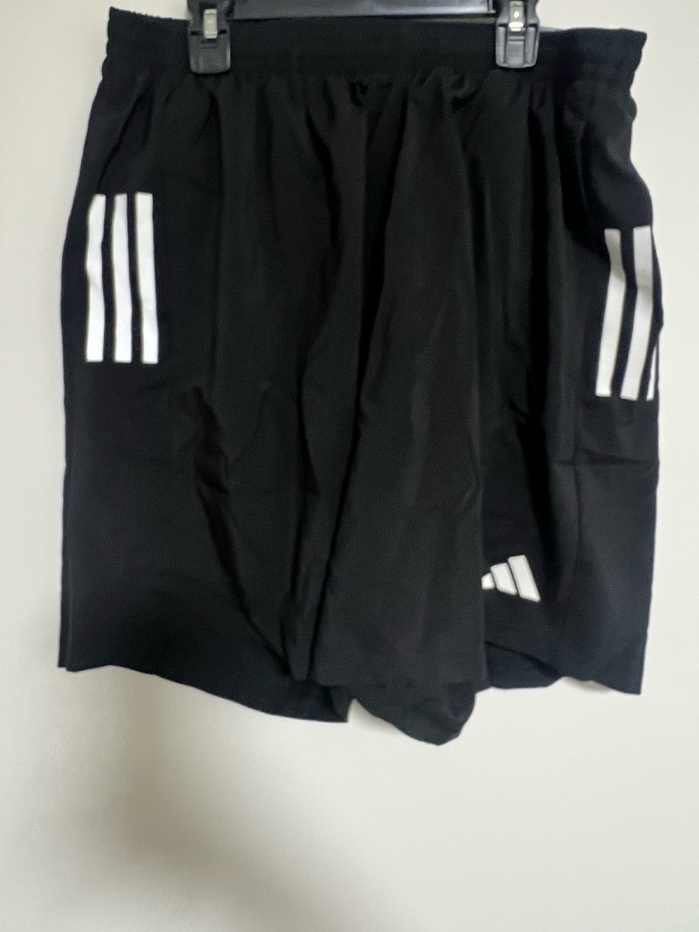 NEW Adidas own the run shorts 7” size: L